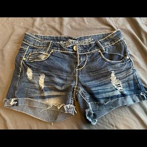 Almost famous Jean shorts size 7